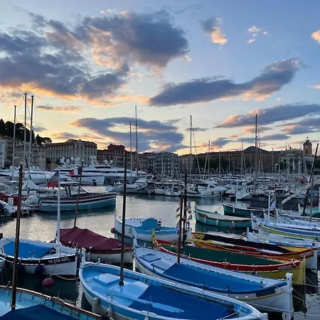 La Maison Helene & Antoine Le Port アパート